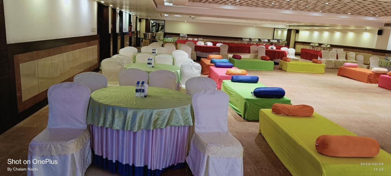 The Capital Hotel Гунтур Екстер'єр фото